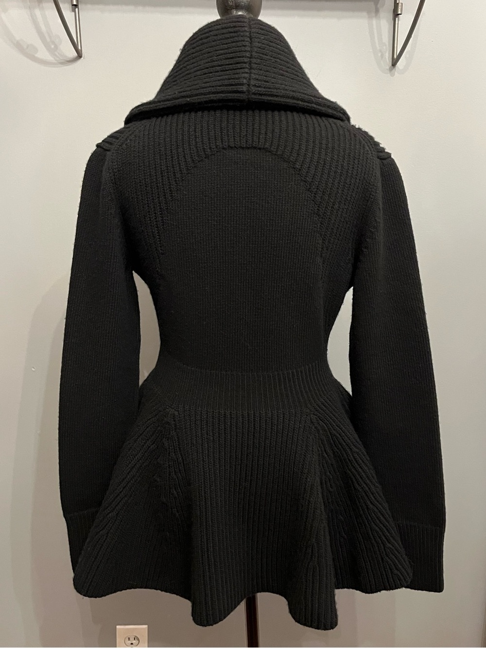 Alexander McQueen Peplum-Hem Wool Cardigan, size M - Picture 4 of 8